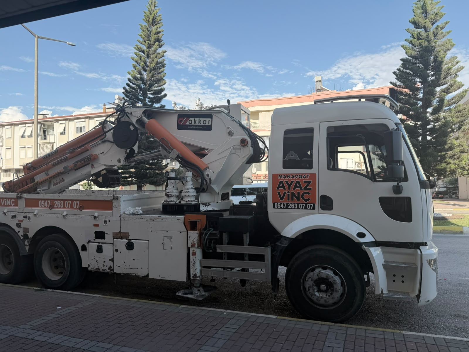 Manavgat Ayaz Vinç Akkar vinçli kurtarıcı aracı, telefon 0547 263 07 07